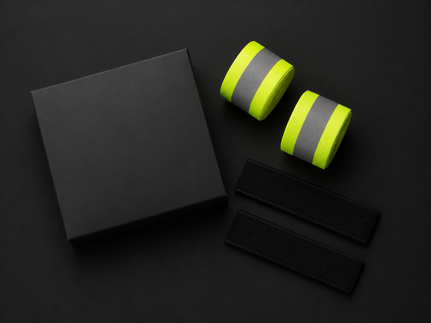 Kit inicial ECOFIXWEAR con bandas reflectantes y bases de rail